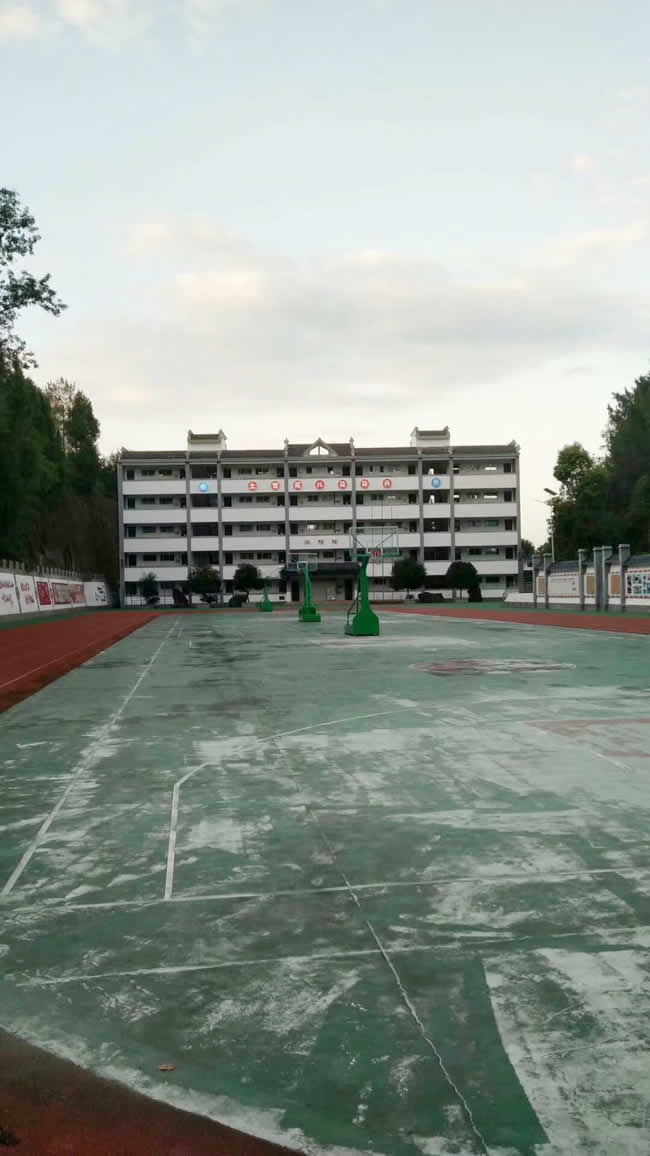 重慶市云陽縣清水土家族九年制學校地面防滑